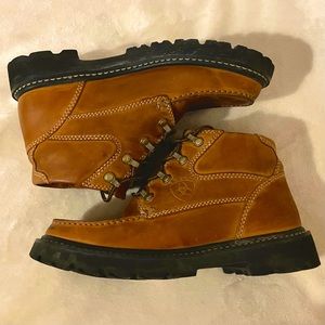 Ariat Switchback Chukka Boots- Leather